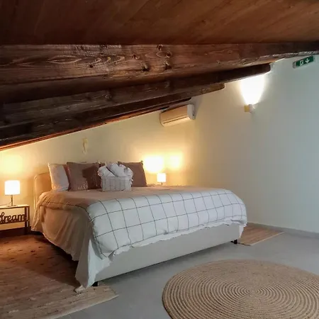 Romantic Loft Apartment Tríkala